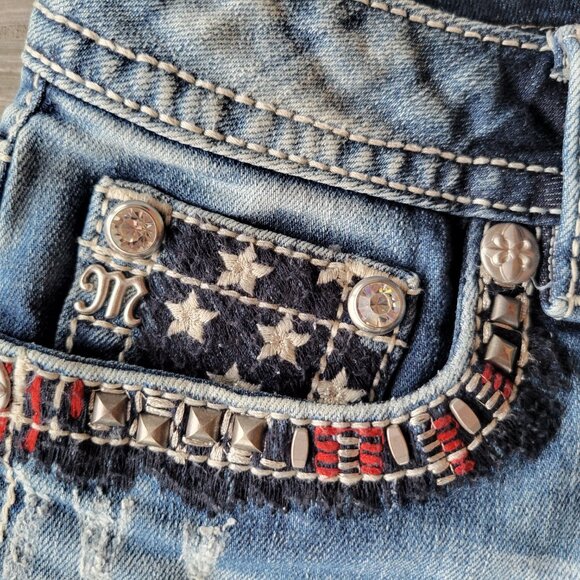 MISS ME LOW RISE SHORTS BEDAZZLED RHINESTONES AMERICAN FLAG SIZE 28 DISTRESSED - Picture 4 of 13